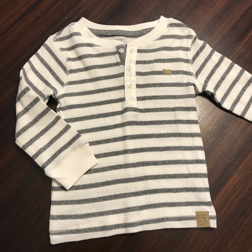 NWT Carter's long sleeve shirt. 2T